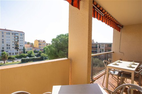Photo 25 - 3 bedroom Apartment in Hyères with swimming pool and sea view
