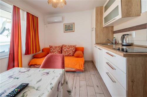 Foto 10 - Appartamento con 1 camera da letto a Crikvenica con terrazza
