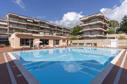 Foto 20 - Apartamento de 1 habitación en Sanremo con piscina y vistas al mar