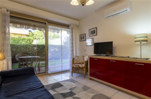Foto 10 - Appartamento con 1 camera da letto a Sanremo con piscina e vista mare
