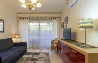 Foto 3 - Apartamento de 1 habitación en Sanremo con piscina y vistas al mar