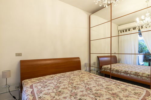 Foto 14 - Apartment mit 1 Schlafzimmer in Sanremo mit schwimmbad und blick aufs meer