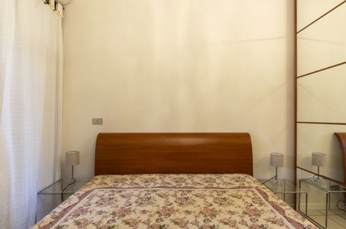 Foto 15 - Apartment mit 1 Schlafzimmer in Sanremo mit schwimmbad und blick aufs meer