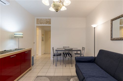 Foto 9 - Appartamento con 1 camera da letto a Sanremo con piscina e vista mare