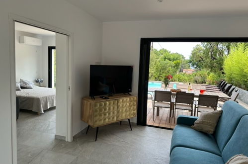 Foto 6 - Apartamento de 4 quartos em Sari-Solenzara com piscina privada e vistas do mar