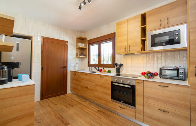 Casa de 6 quartos em Calp com piscina privada e jardim - Foto 3