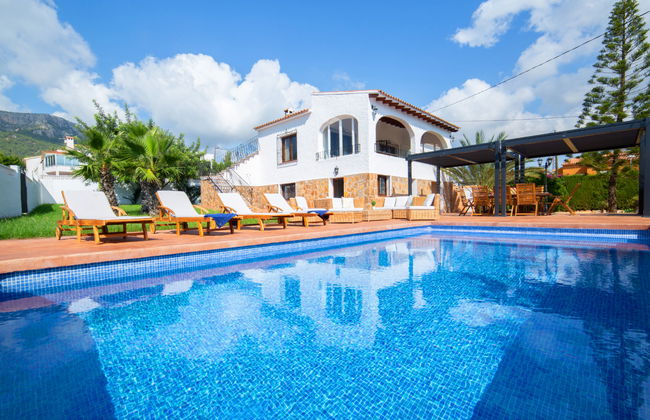 Casa de 6 quartos em Calp com piscina privada e jardim - Foto 28