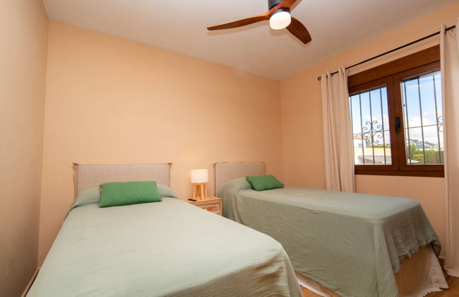 Casa de 6 quartos em Calp com piscina privada e jardim - Foto 13