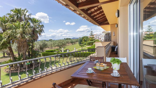 Apartamento de 2 habitaciones en San Jorge con piscina y jardín - Foto 2