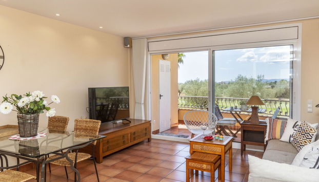 Apartamento de 2 habitaciones en San Jorge con piscina y jardín - Foto 3