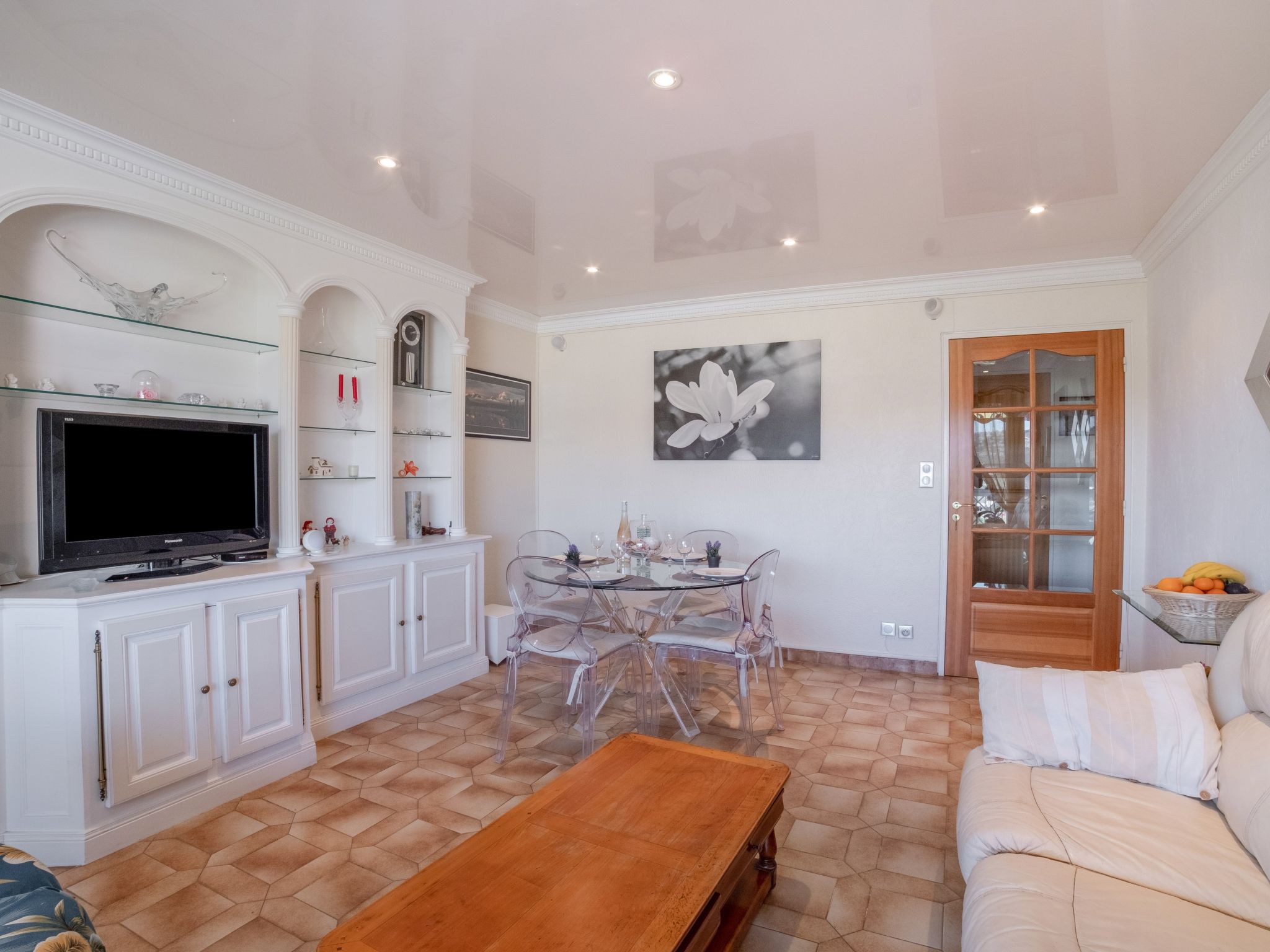 Photo 10 - 2 bedroom Apartment in Saint-Laurent-du-Var with terrace