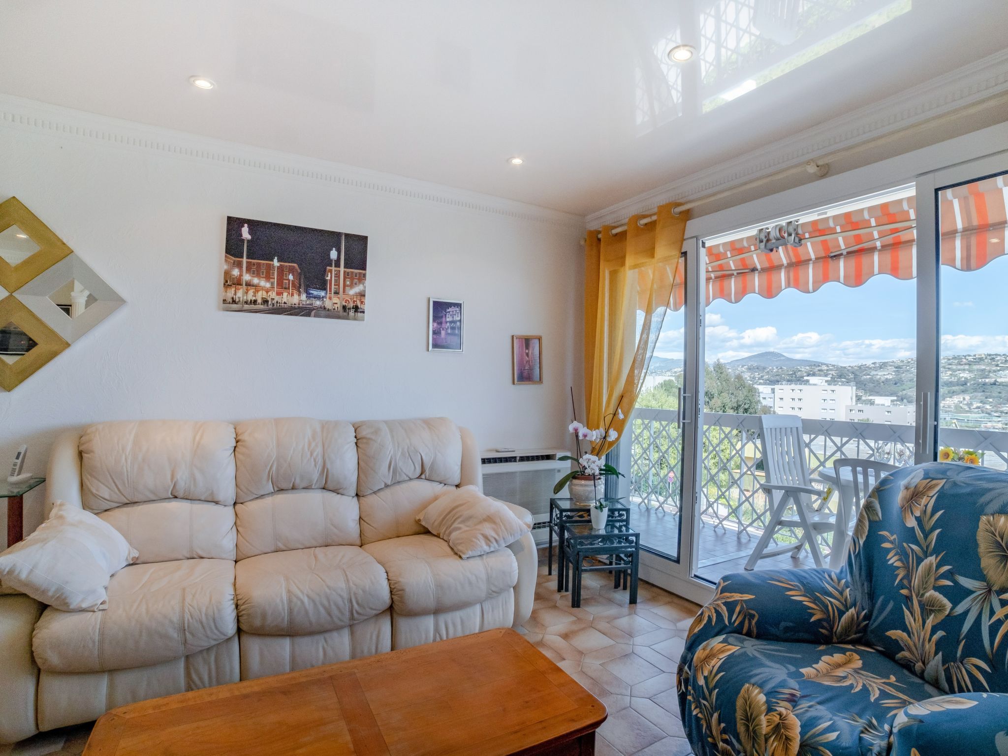 Photo 7 - 2 bedroom Apartment in Saint-Laurent-du-Var with terrace and sea view