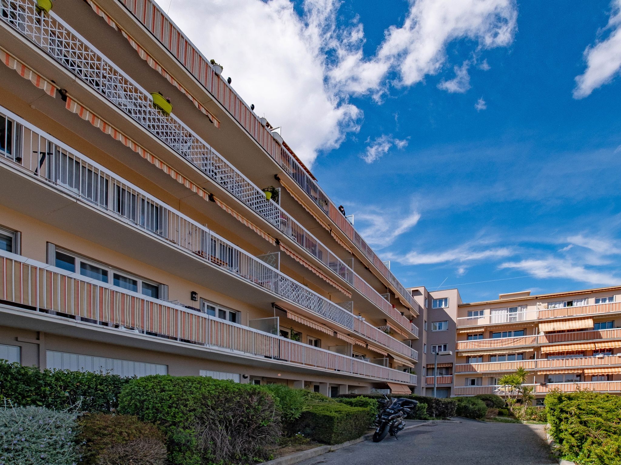 Photo 18 - Appartement de 2 chambres à Saint-Laurent-du-Var avec terrasse et vues à la mer