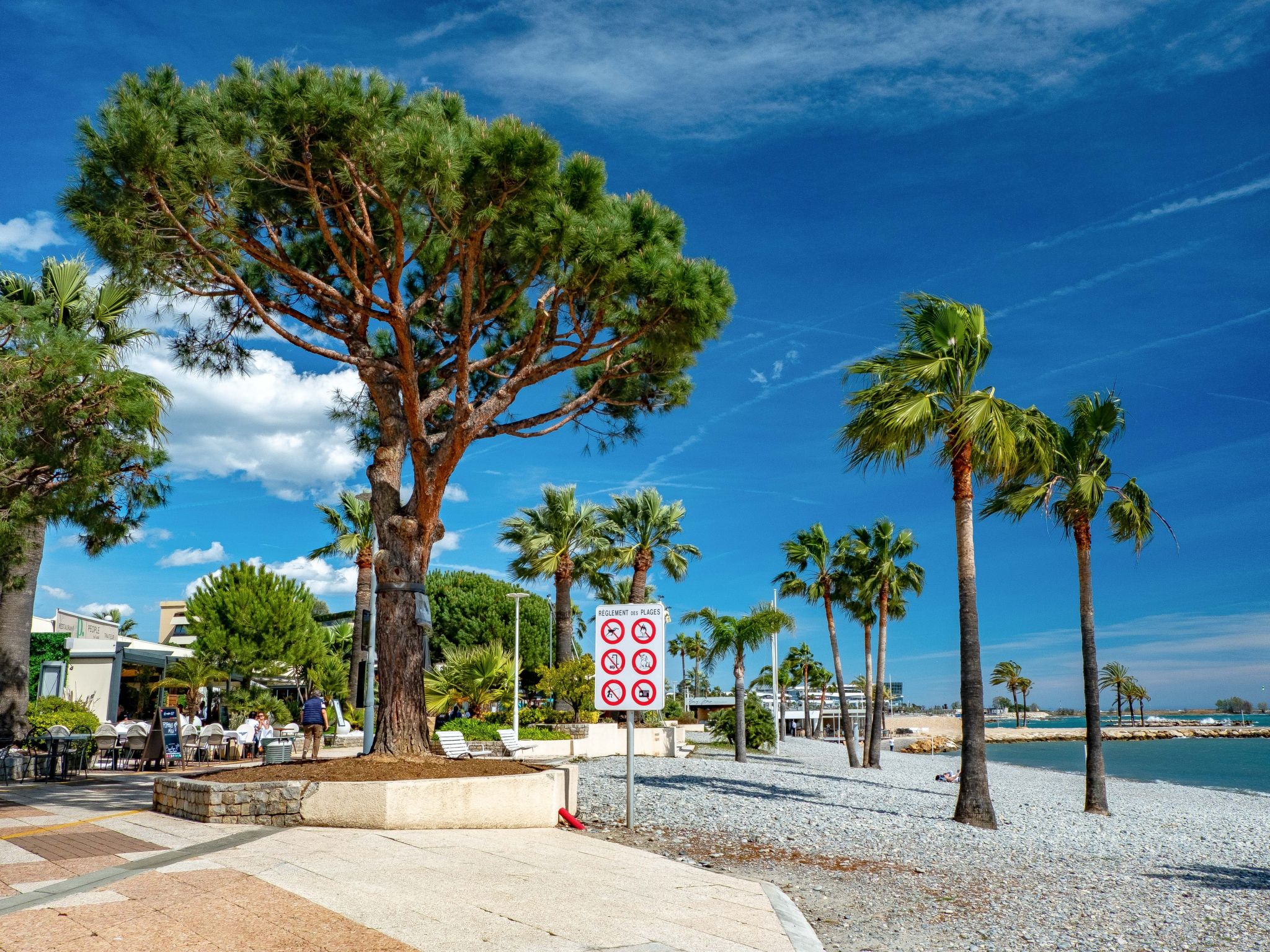 Photo 21 - 2 bedroom Apartment in Saint-Laurent-du-Var with terrace and sea view