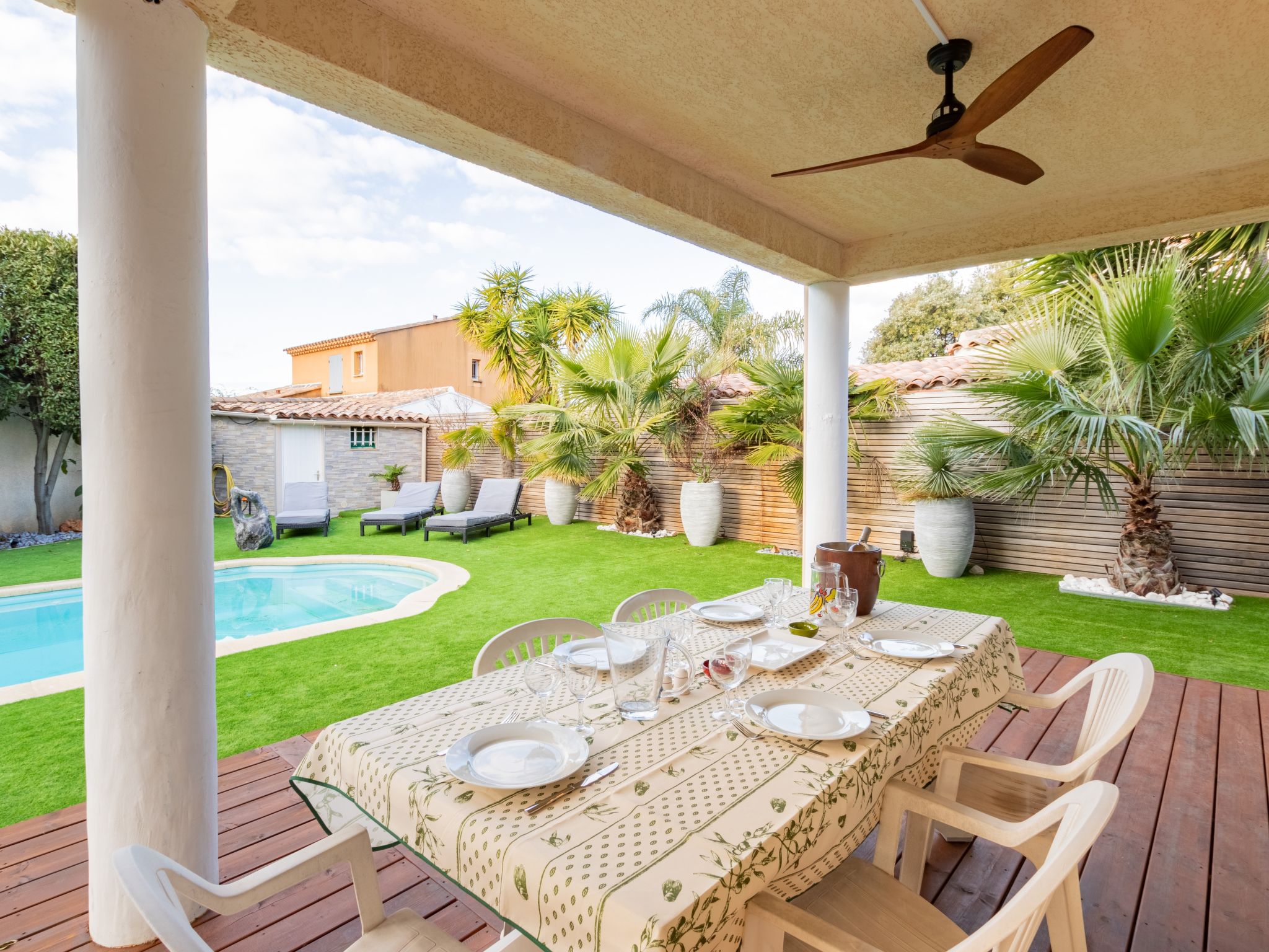 Foto 3 - Casa de 4 habitaciones en Saint-Cyr-sur-Mer con piscina privada y jardín