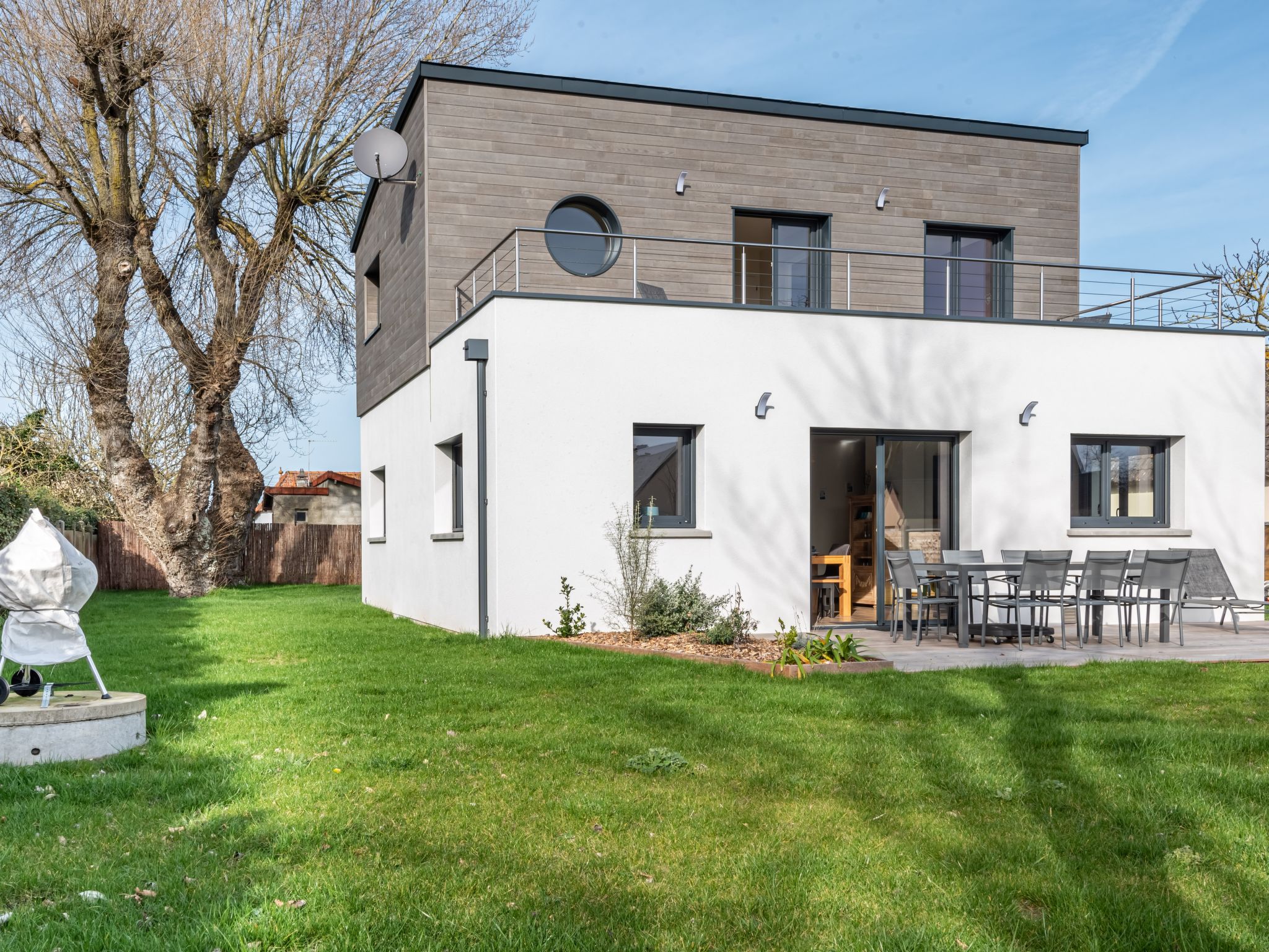 Foto 1 - Casa con 3 camere da letto a Saint-Germain-sur-Ay con terrazza e vista mare