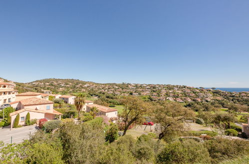 Photo 24 - 2 bedroom House in Sainte-Maxime with swimming pool and garden