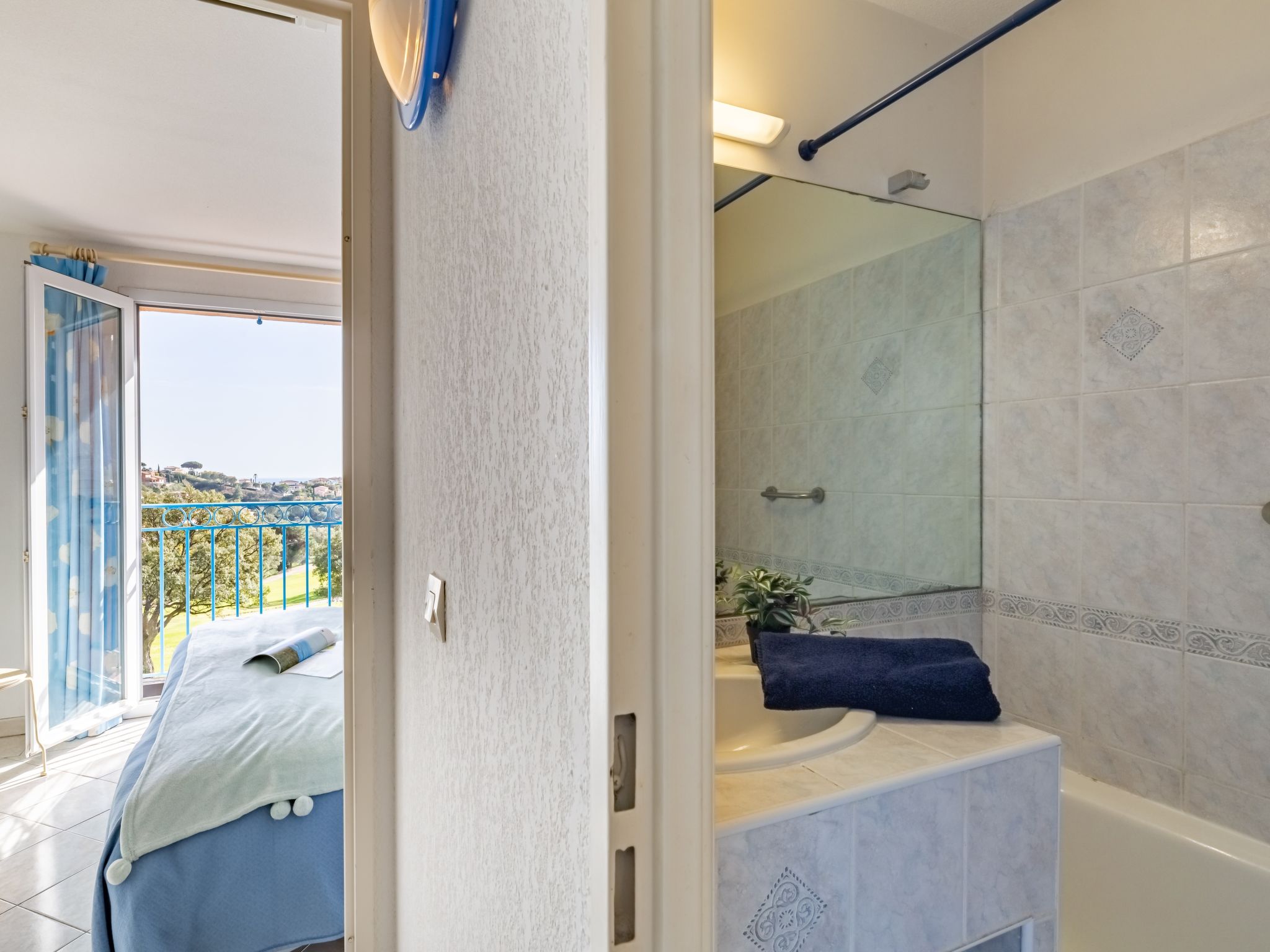 Foto 12 - Casa de 2 habitaciones en Sainte-Maxime con piscina y vistas al mar