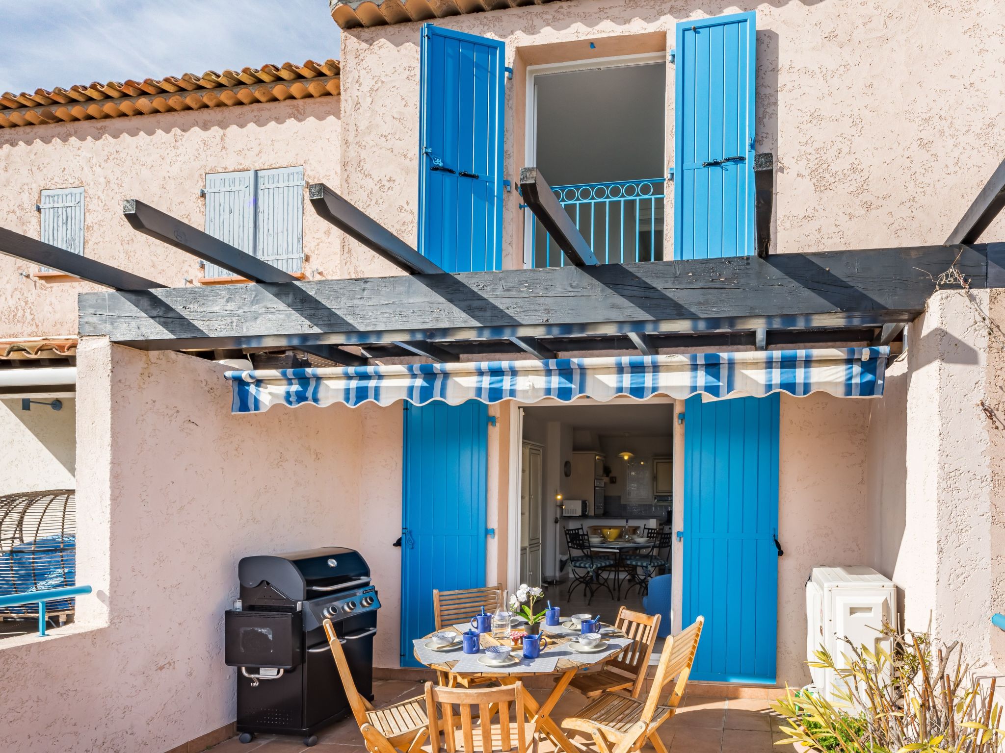 Foto 15 - Haus mit 2 Schlafzimmern in Sainte-Maxime mit schwimmbad und blick aufs meer