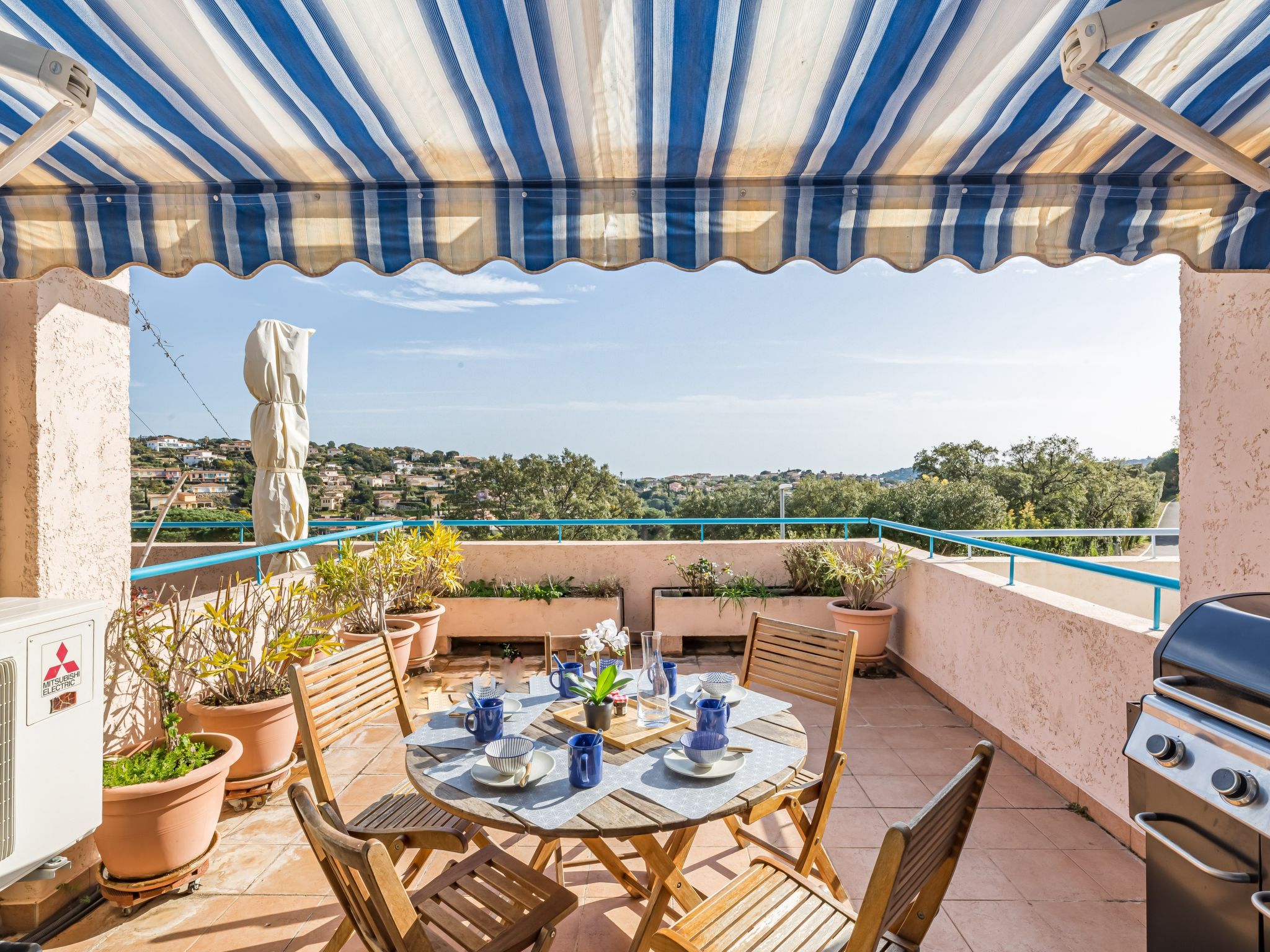 Photo 3 - Maison de 2 chambres à Sainte-Maxime avec piscine et jardin