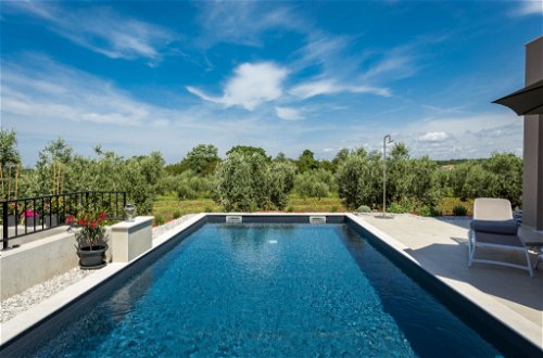 Foto 29 - Casa de 3 habitaciones en Novigrad con piscina privada y vistas al mar