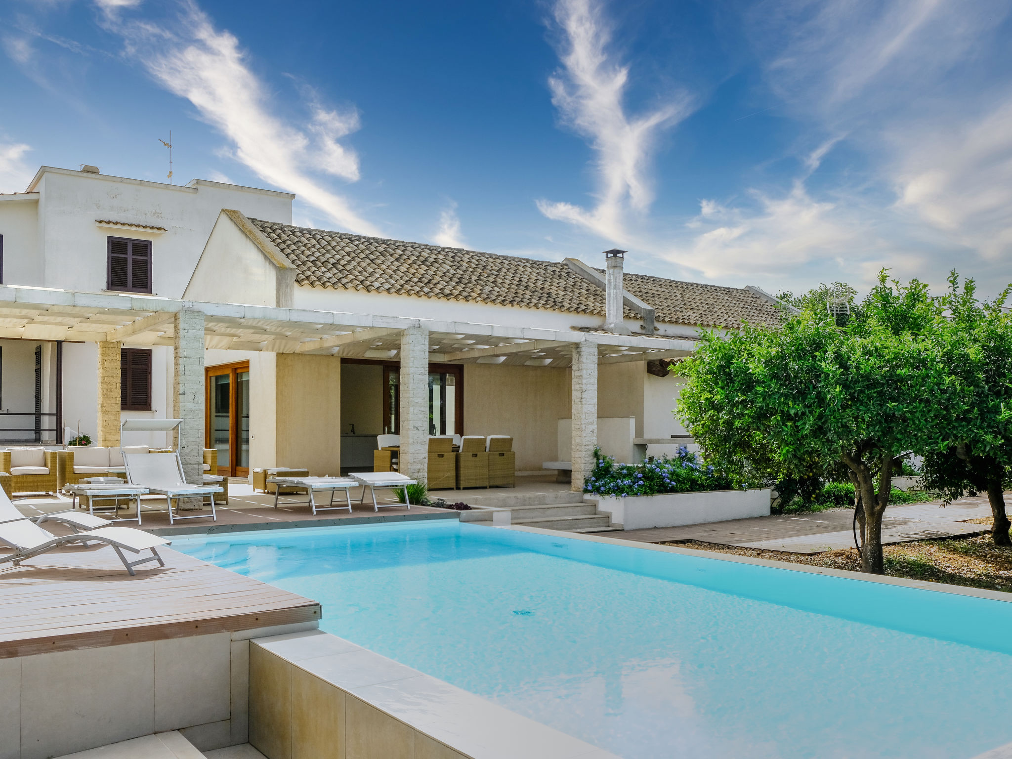 Foto 1 - Casa de 4 habitaciones en Marsala con piscina privada y vistas al mar