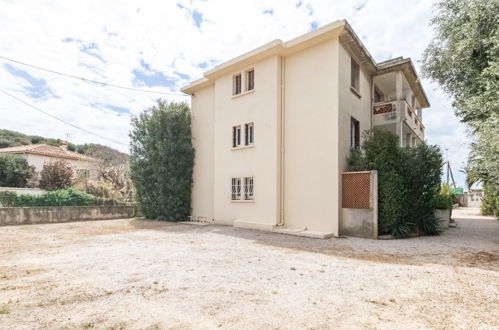 Photo 15 - Appartement en Saint-Cyr-sur-Mer avec jardin et terrasse