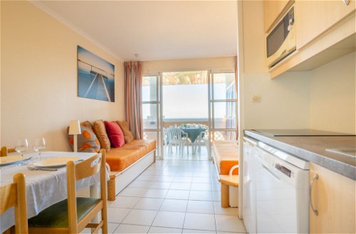 Foto 3 - Apartamento de 1 habitación en Saint-Raphaël con piscina y vistas al mar