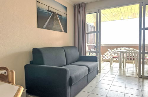 Foto 6 - Apartment mit 1 Schlafzimmer in Saint-Raphaël mit schwimmbad und garten