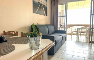 Foto 2 - Apartment mit 1 Schlafzimmer in Saint-Raphaël mit schwimmbad und garten