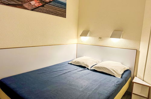 Foto 5 - Apartamento de 1 quarto em Saint-Raphaël com piscina e jardim
