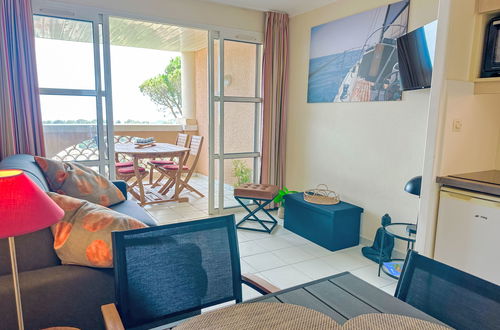 Foto 7 - Apartamento de 1 quarto em Saint-Raphaël com piscina e jardim