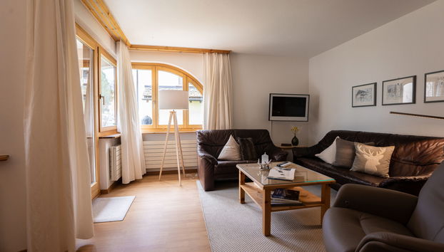 3 bedroom Apartment in Sils im Engadin/Segl with garden and terrace - Photo 2