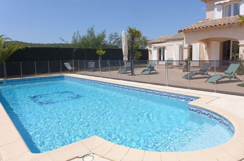 Foto 25 - Casa de 4 quartos em Fréjus com piscina privada e jardim