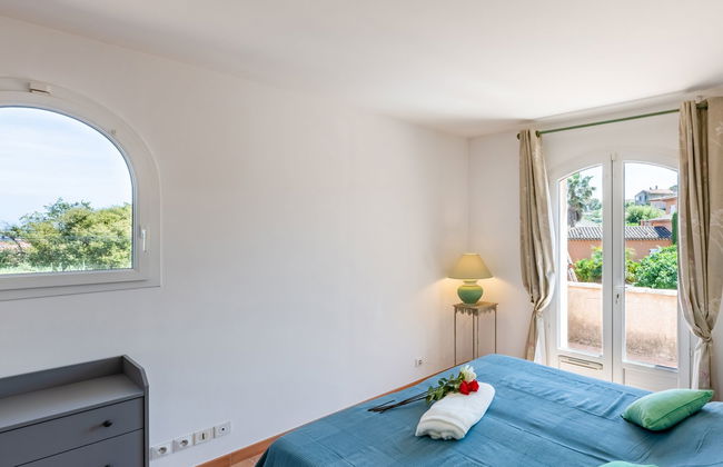 Casa de 5 quartos em Fréjus com piscina privada e jardim - Foto 12