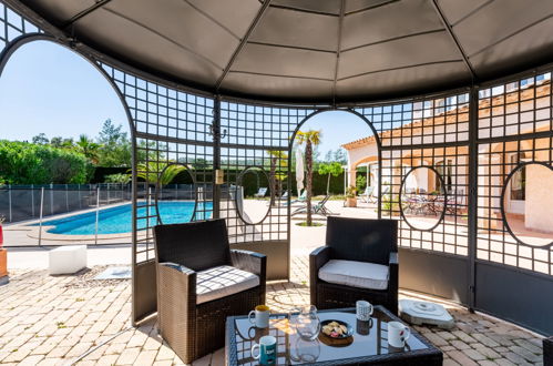 Foto 3 - Casa con 4 camere da letto a Fréjus con piscina privata e vista mare