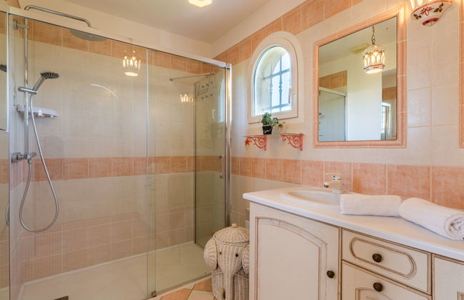 Casa de 5 quartos em Fréjus com piscina privada e jardim - Foto 16