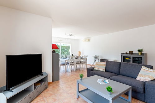 Photo 6 - 4 bedroom House in Fréjus with private pool and garden