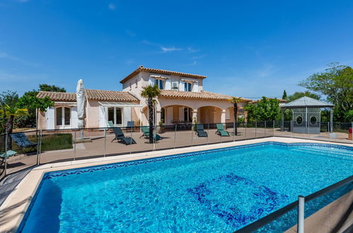 Foto 1 - Casa de 4 quartos em Fréjus com piscina privada e jardim