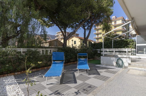 Photo 2 - 2 bedroom Apartment in Andora with garden and terrace