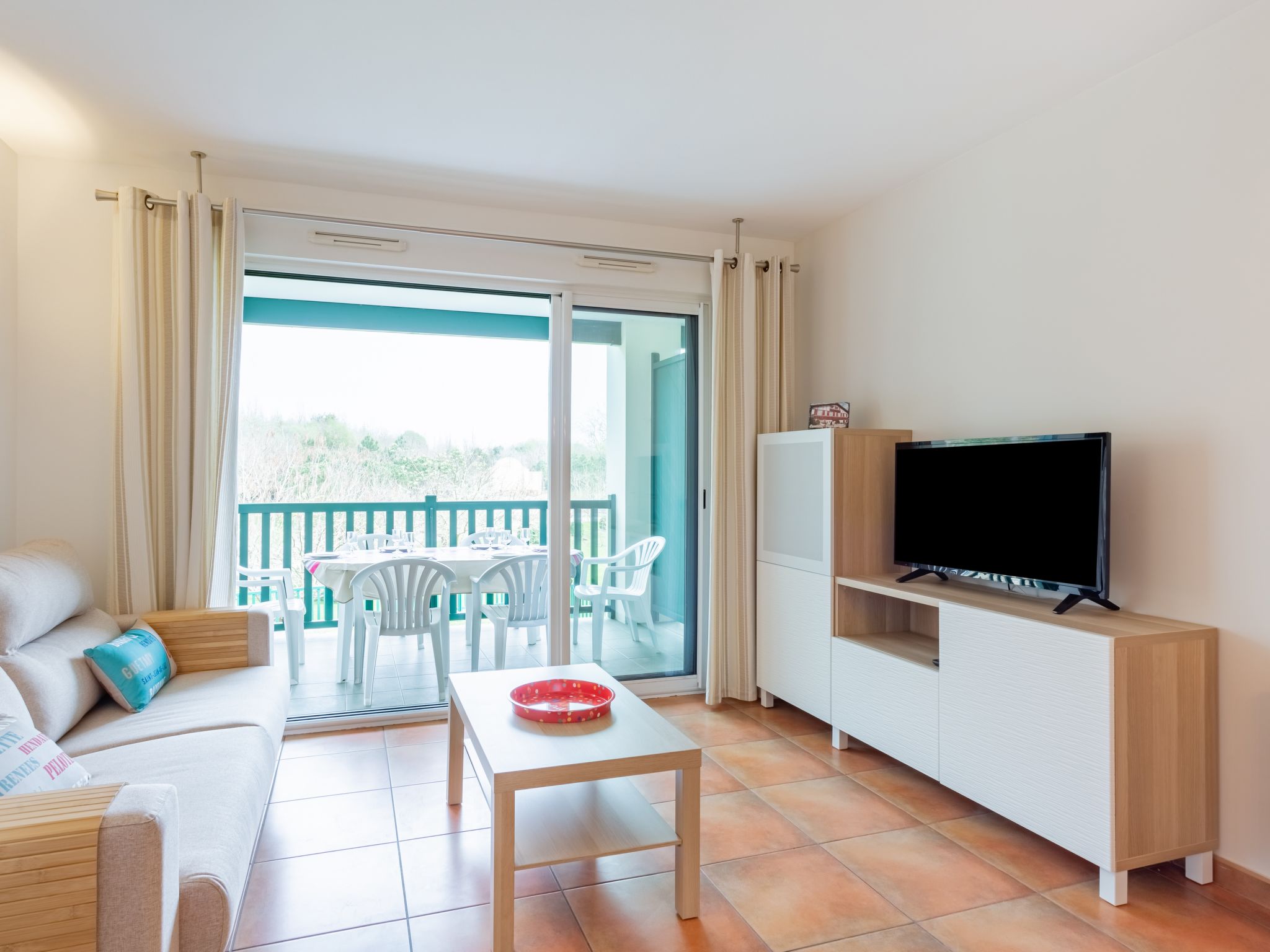 Photo 16 - 2 bedroom Apartment in Saint-Jean-de-Luz with swimming pool and garden