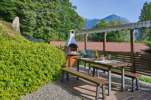 Foto 3 - Casa de 3 quartos em Gera Lario com piscina privada e jardim