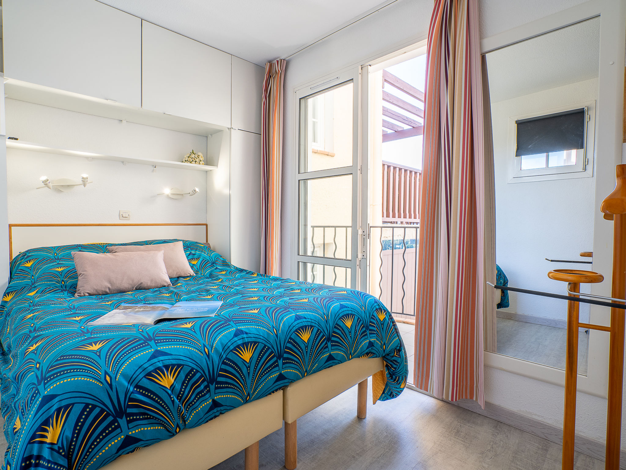 Foto 10 - Apartamento de 1 quarto em Saint-Raphaël com piscina e vistas do mar