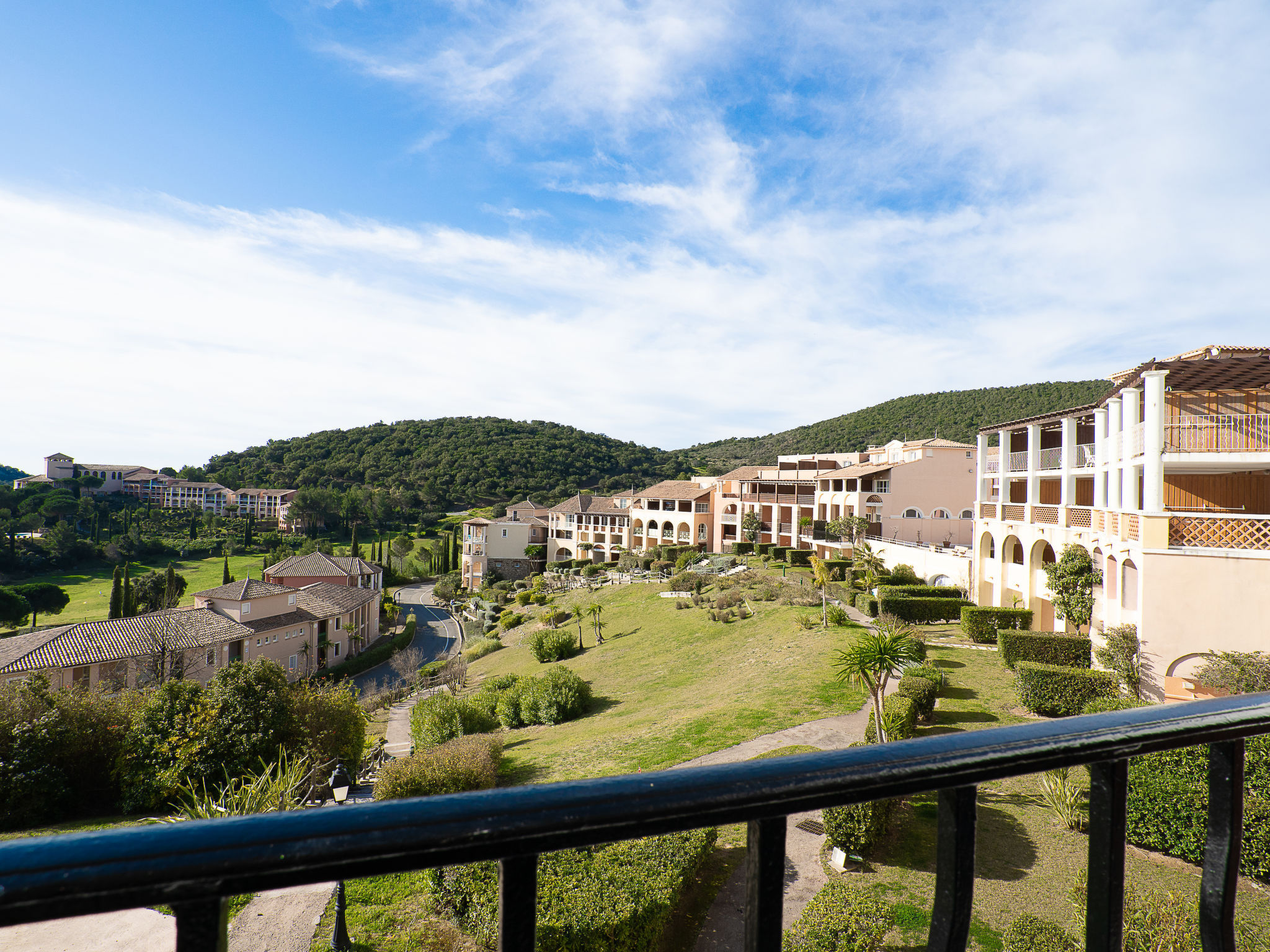 Photo 19 - 1 bedroom Apartment in Saint-Raphaël with swimming pool and sea view