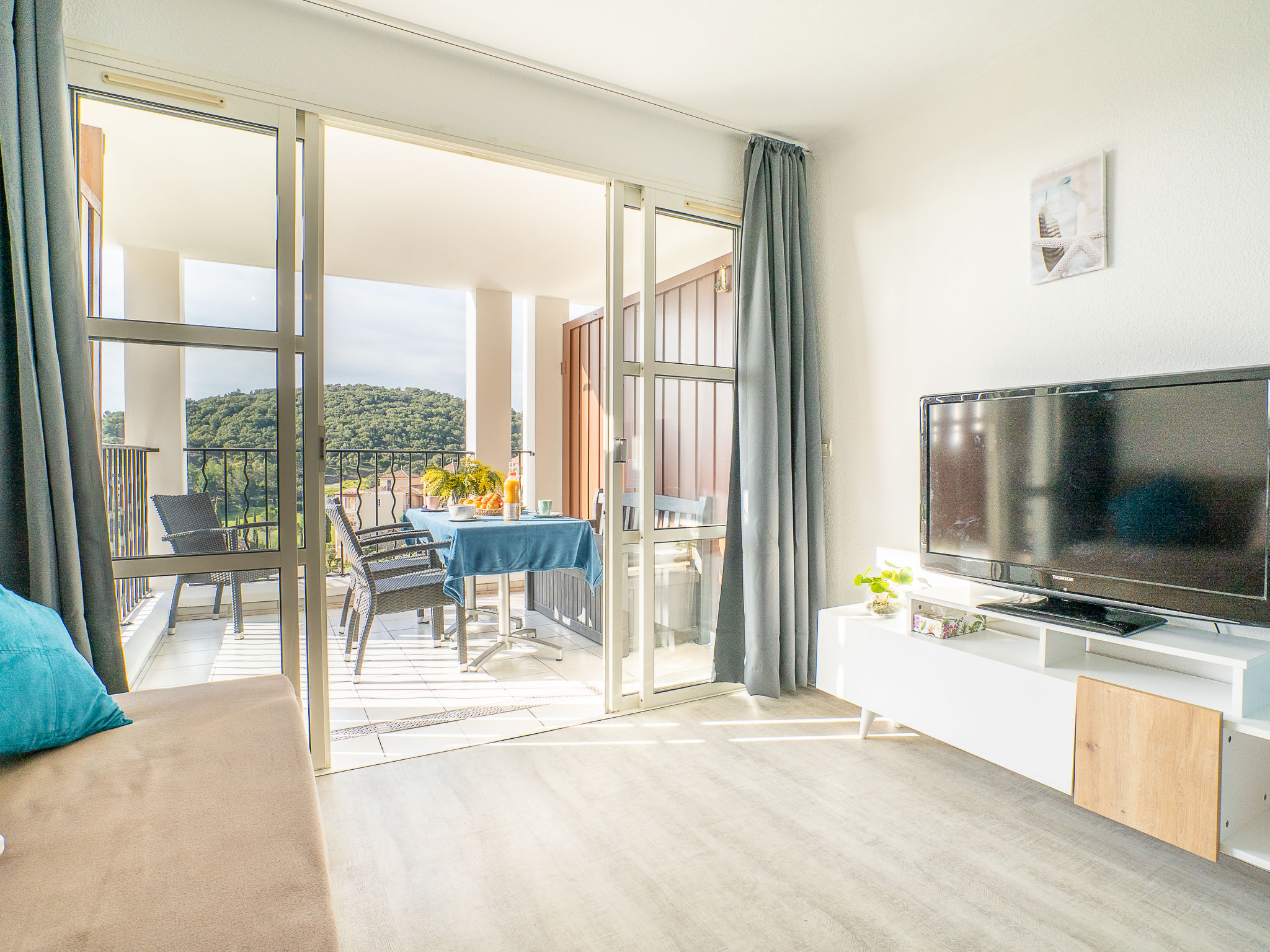 Foto 8 - Apartamento de 1 habitación en Saint-Raphaël con piscina y vistas al mar