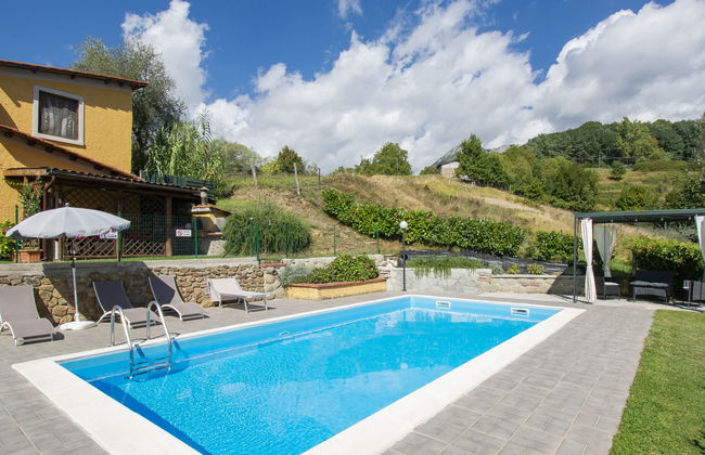 5 bedroom House in Villa Collemandina with private pool and garden - Photo 16