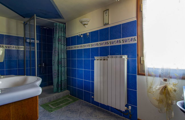 5 bedroom House in Villa Collemandina with private pool and garden - Photo 30
