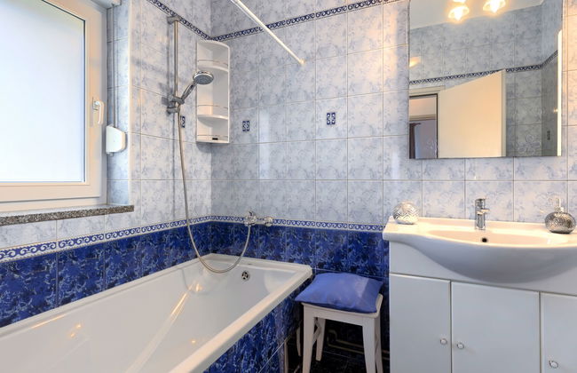 Apartamento de 2 quartos em Umag com jardim e terraço - Foto 23