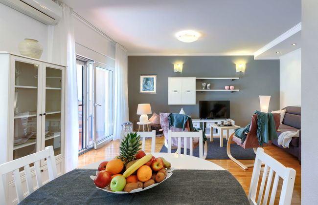 Apartamento de 2 quartos em Umag com jardim e terraço - Foto 3