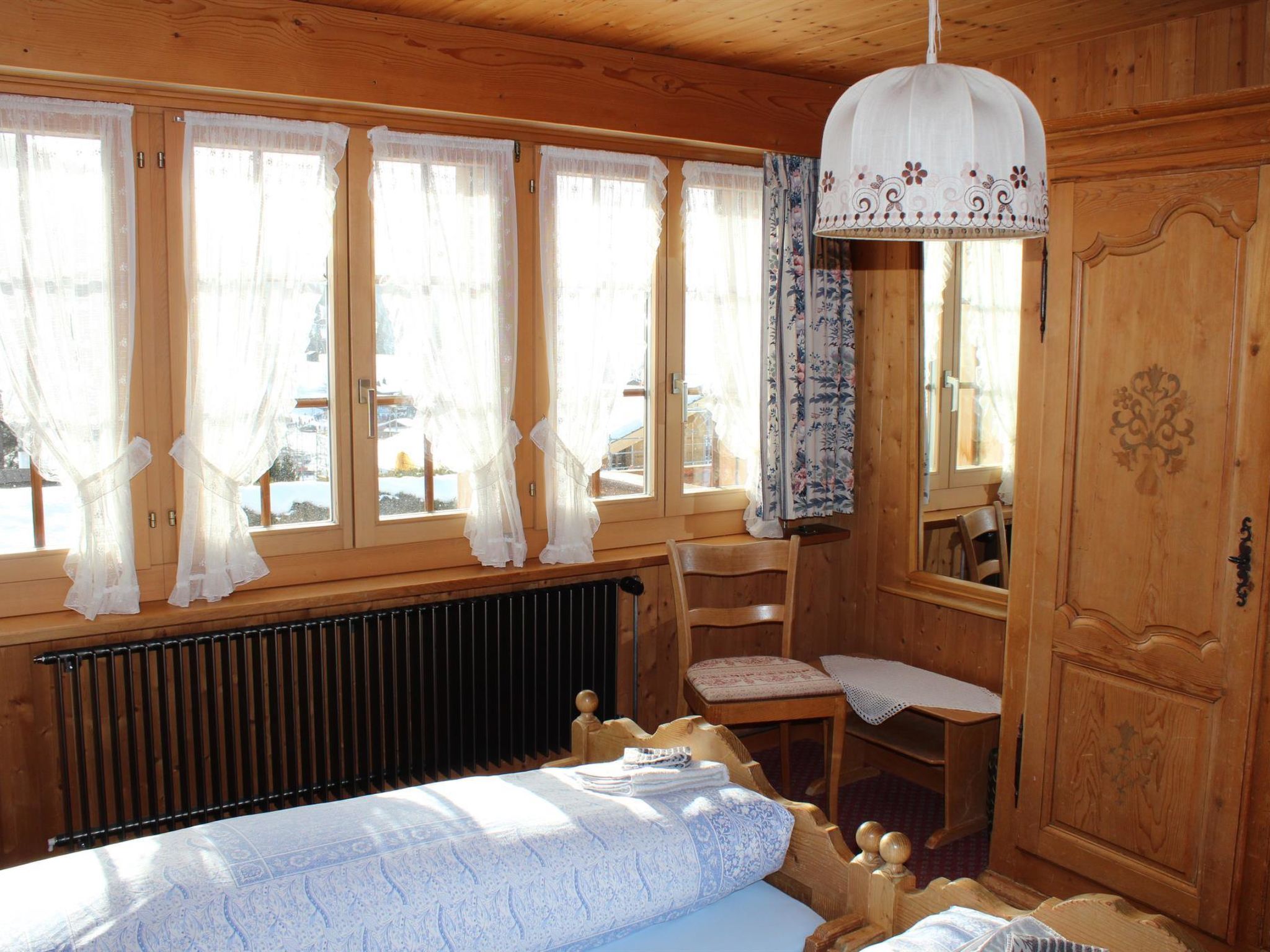 Foto 18 - Appartamento con 4 camere da letto a Saanen